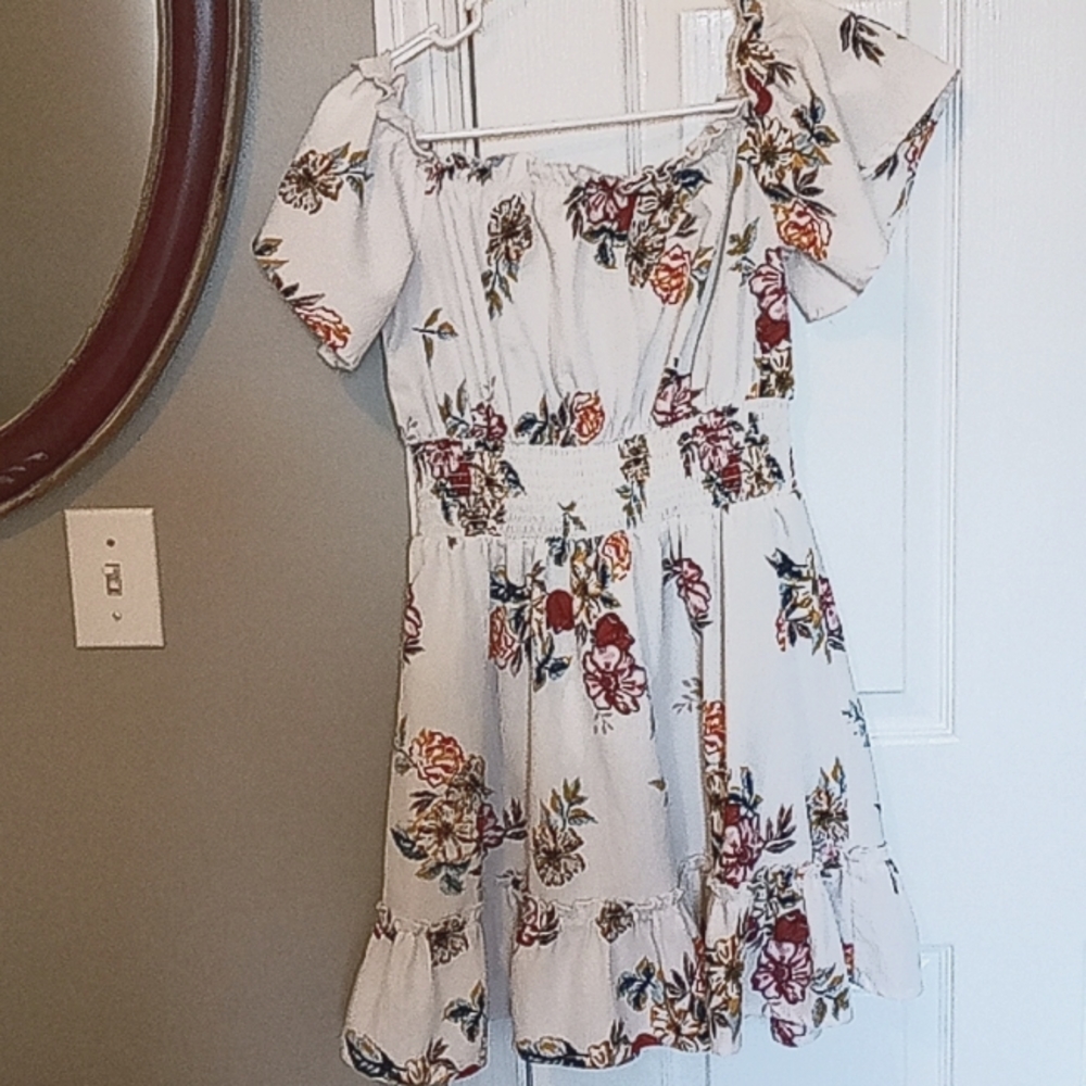 Off-Shoulder White Floral Midi Dress